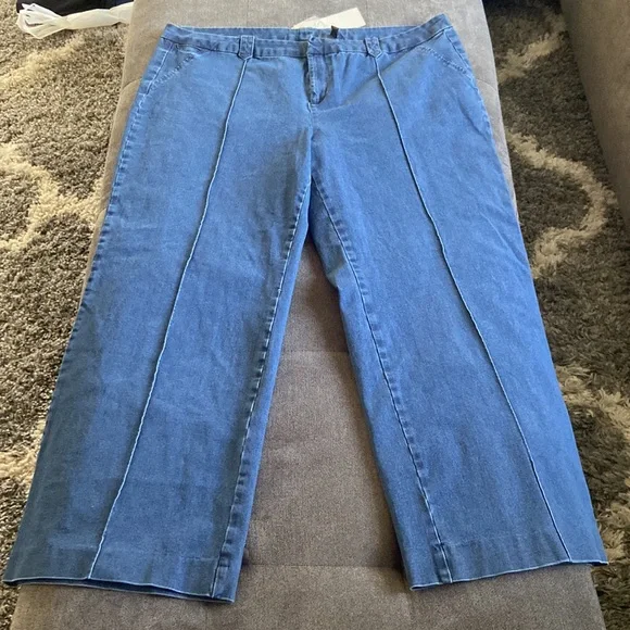 Isaac Mizrahi True Denim Wide Leg Jeans - Picture 2 of 8